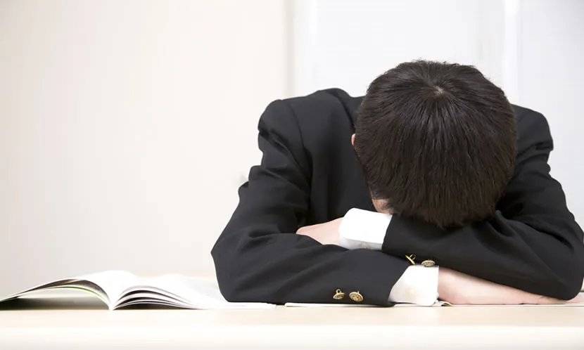 部活をすれば疲れと眠気もあり勉強に使える時間も減るが…